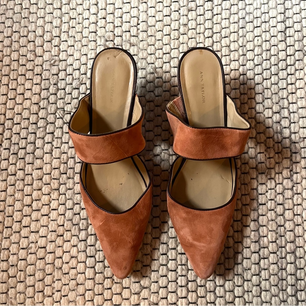 Ann Taylor suede kitten heels